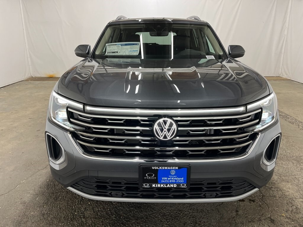 2025 Volkswagen Atlas SEL photo 2
