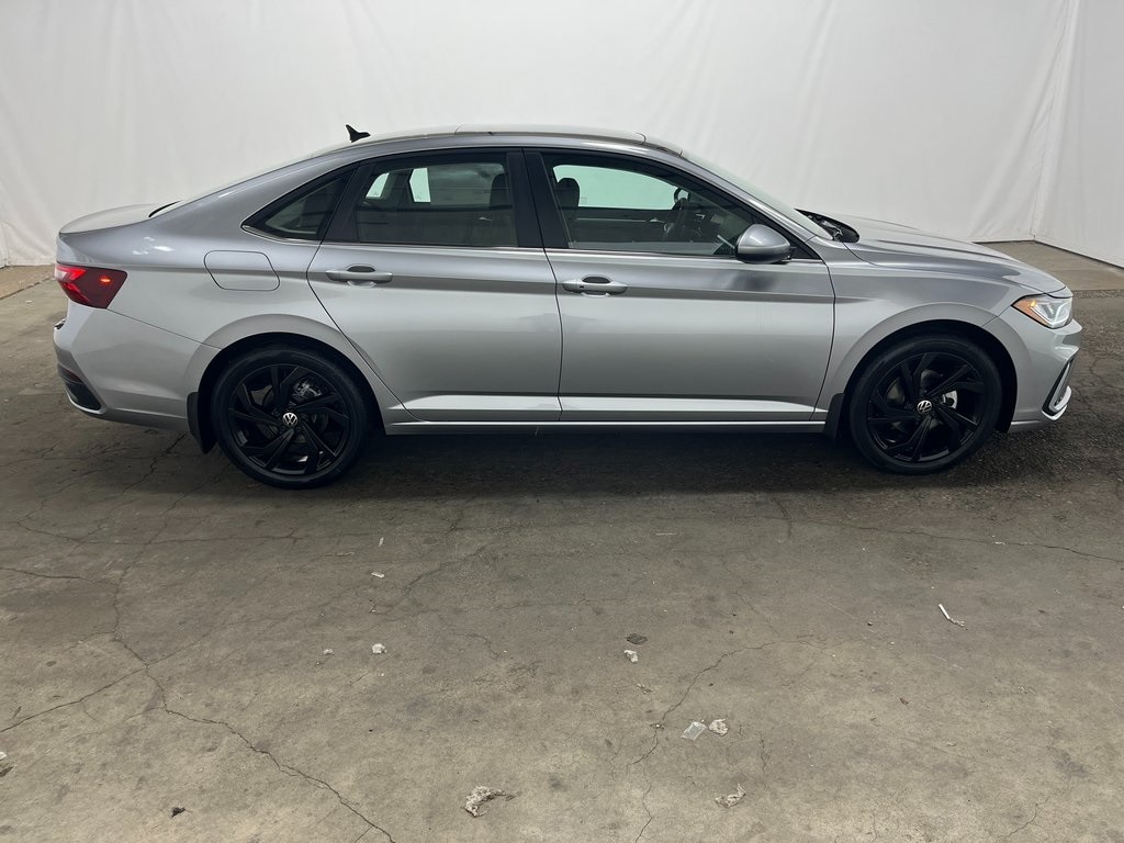 New 2026 Volkswagen Jetta 1.5T SE Sedan