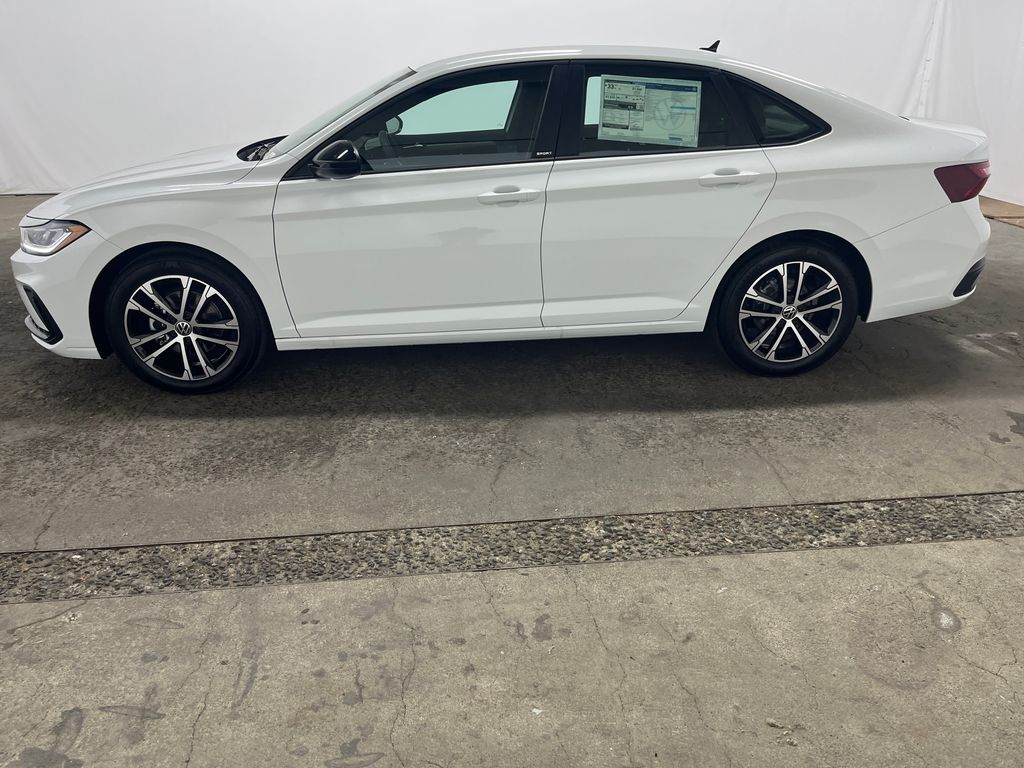 2026 Volkswagen Jetta Sport - Photo 8