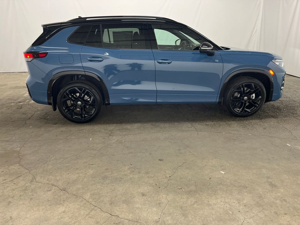 New 2026 Volkswagen Tiguan 2.0T SE R-Line Black SUV