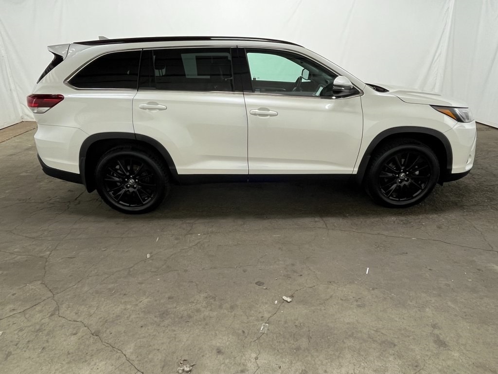 Used 2019 Toyota Highlander SE SUV