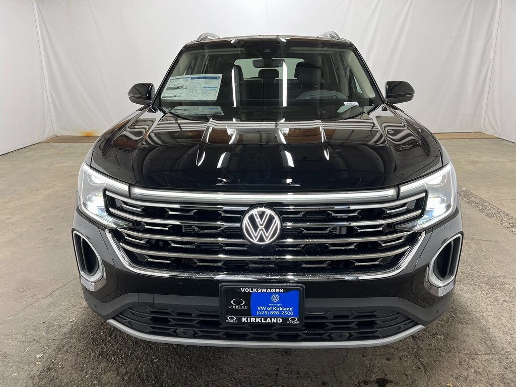 2025 Volkswagen Atlas SEL photo 2
