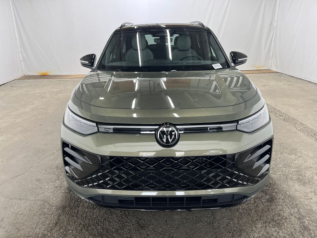 New 2026 Volkswagen Tiguan 2.0T SE R-Line Black SUV