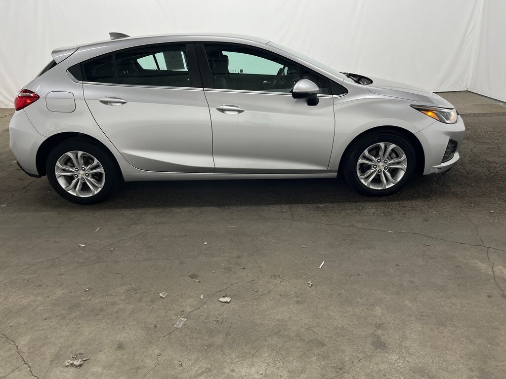 2019 Chevrolet Cruze LT photo 4