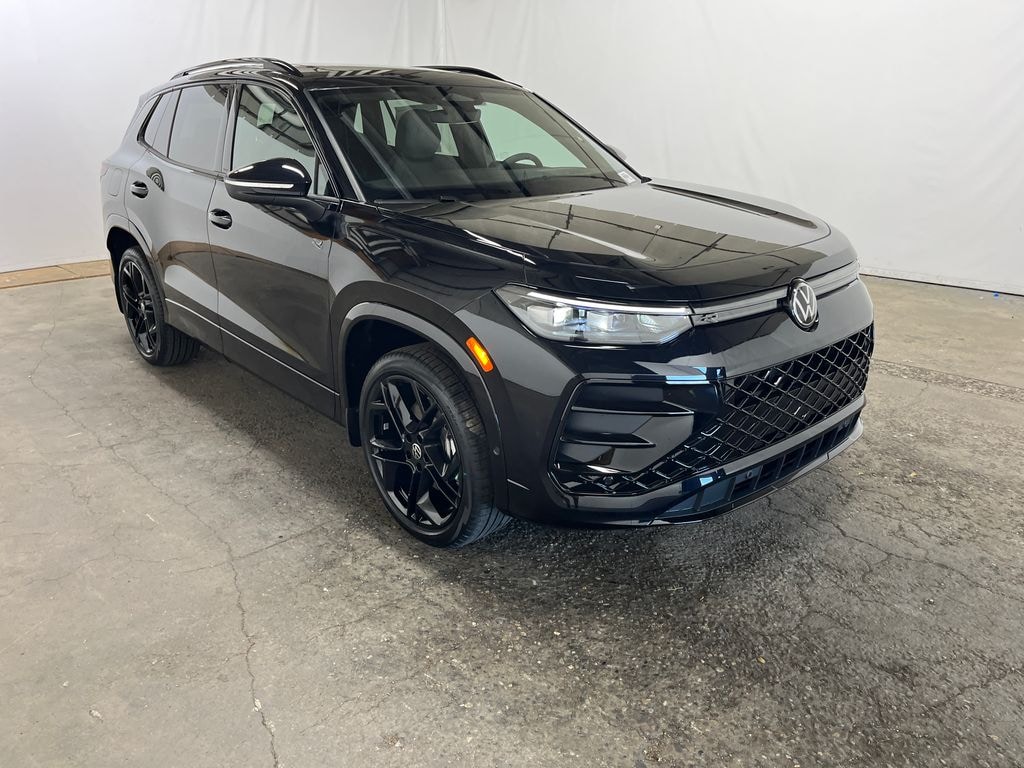 New 2026 Volkswagen Tiguan 2.0T SE R-Line Black SUV