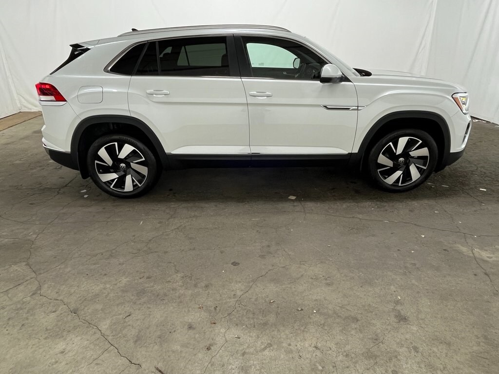 2025 Volkswagen Atlas Cross Sport SEL photo 4