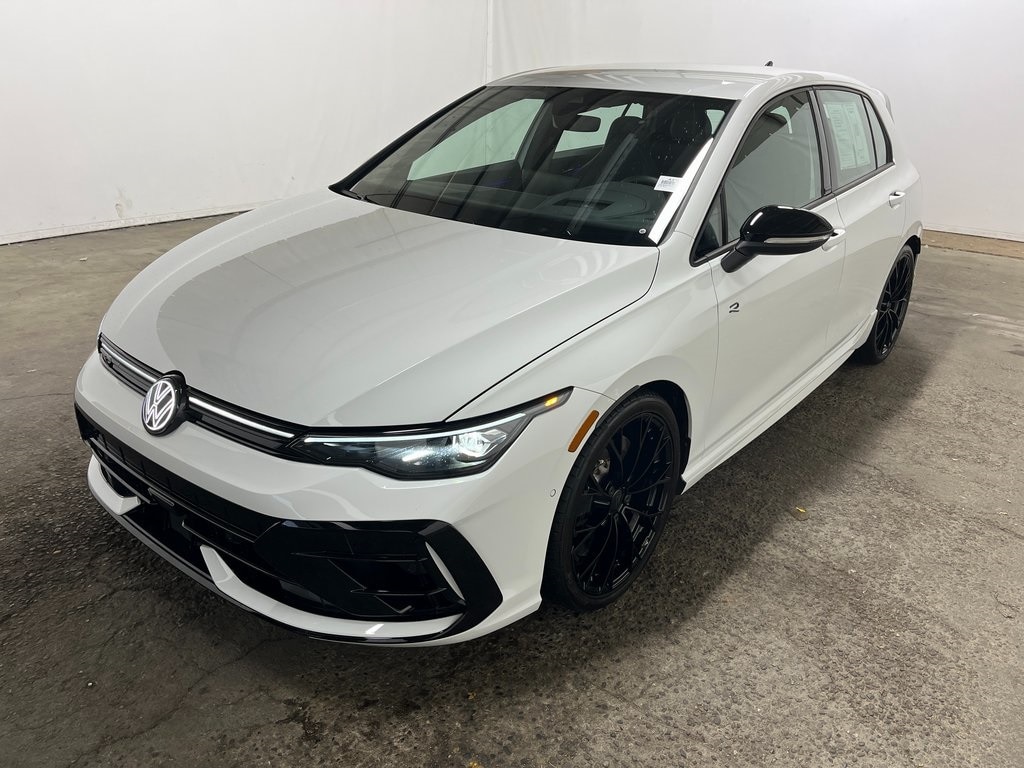 2025 Volkswagen Golf R R's photo