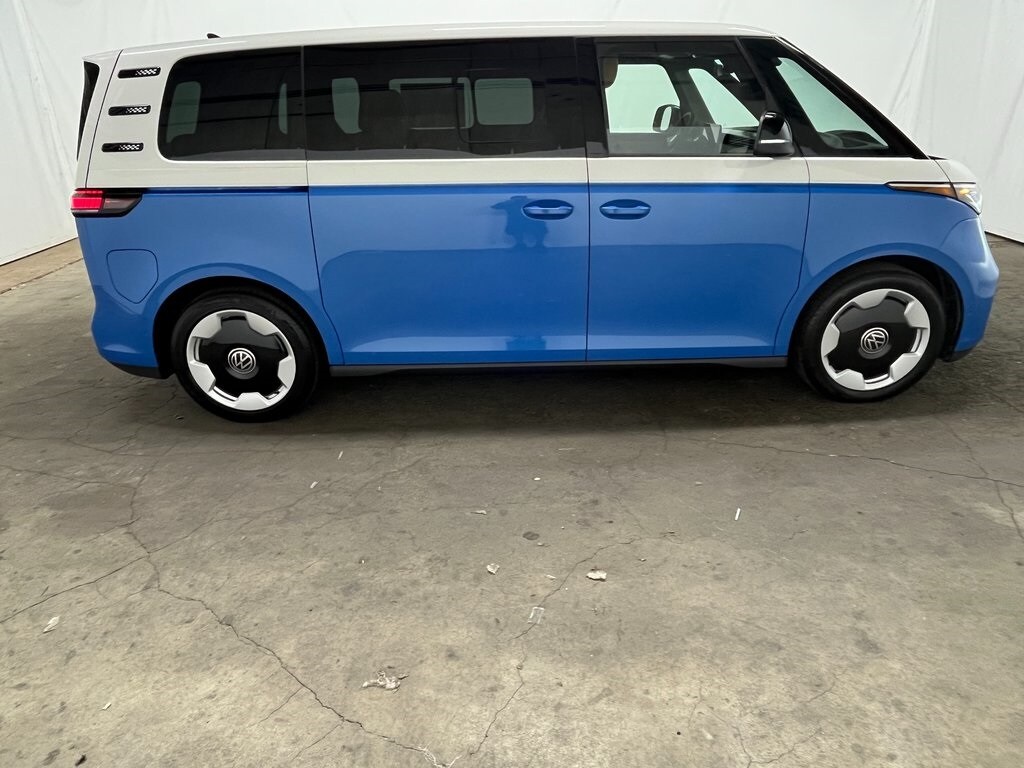 2025 Volkswagen ID. Buzz Pro Plus photo 4
