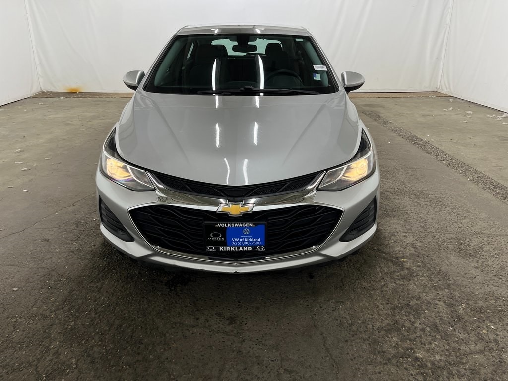 Used 2019 Chevrolet Cruze LT with VIN 3G1BE6SM5KS584557 for sale in Kirkland, WA