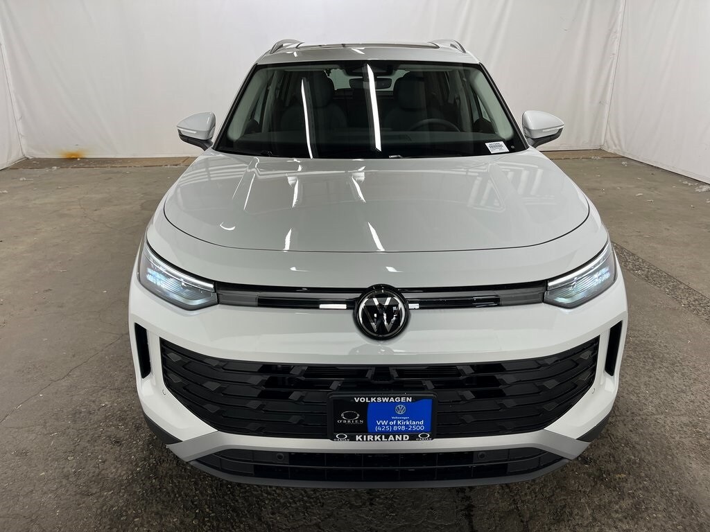 2025 Volkswagen Tiguan SE photo 2