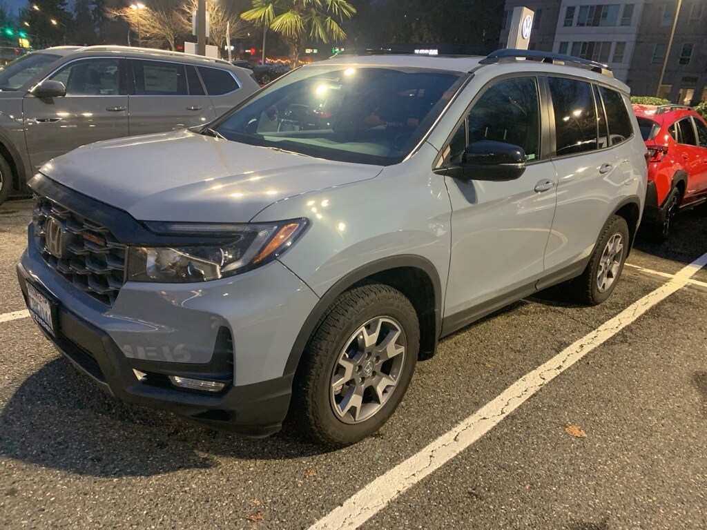 2023 Honda Passport TrailSport photo 2