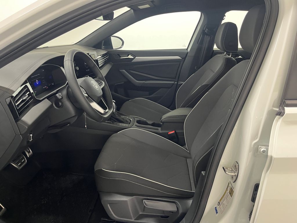 2026 Volkswagen Jetta Sport - Photo 11