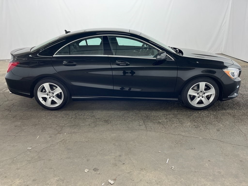 2016 Mercedes Benz CLA 250 4MATIC photo 4