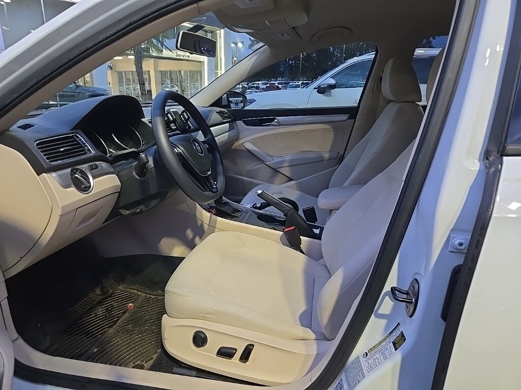 2018 Volkswagen Passat 2.0T S photo 4