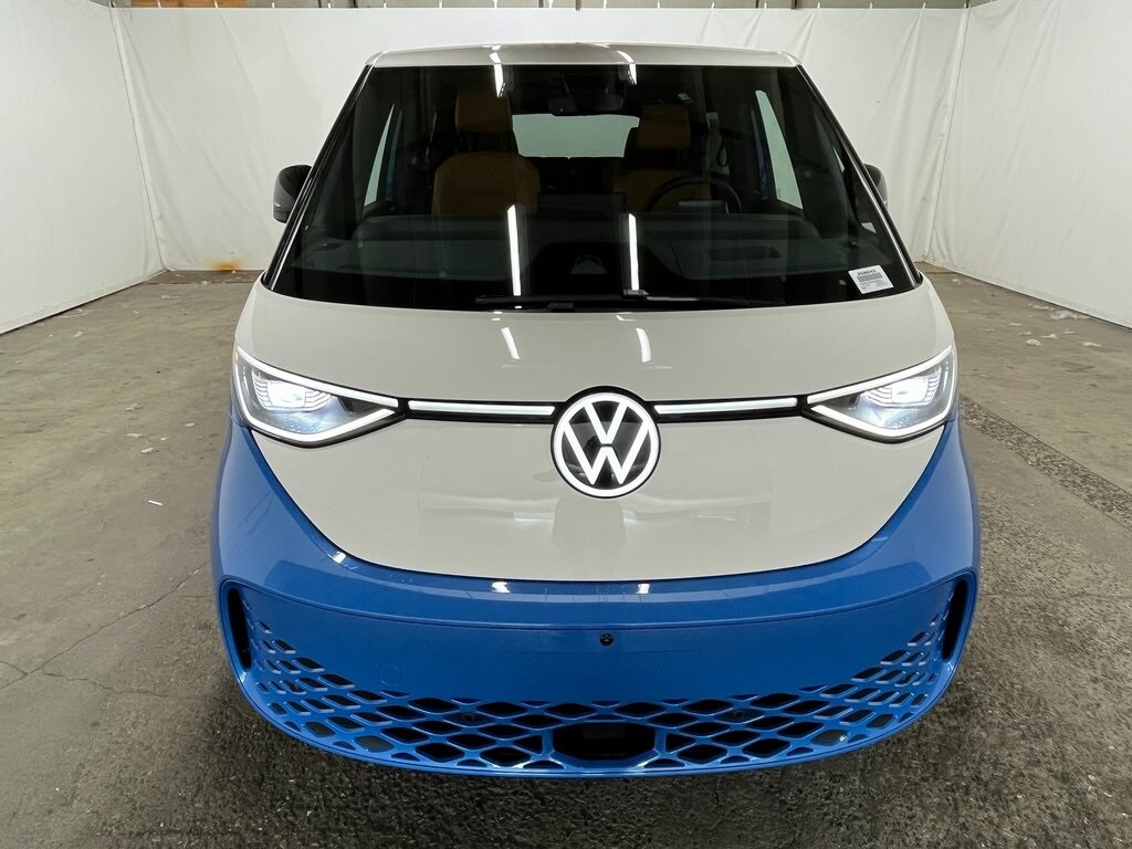2025 Volkswagen ID. Buzz Pro Plus photo 2