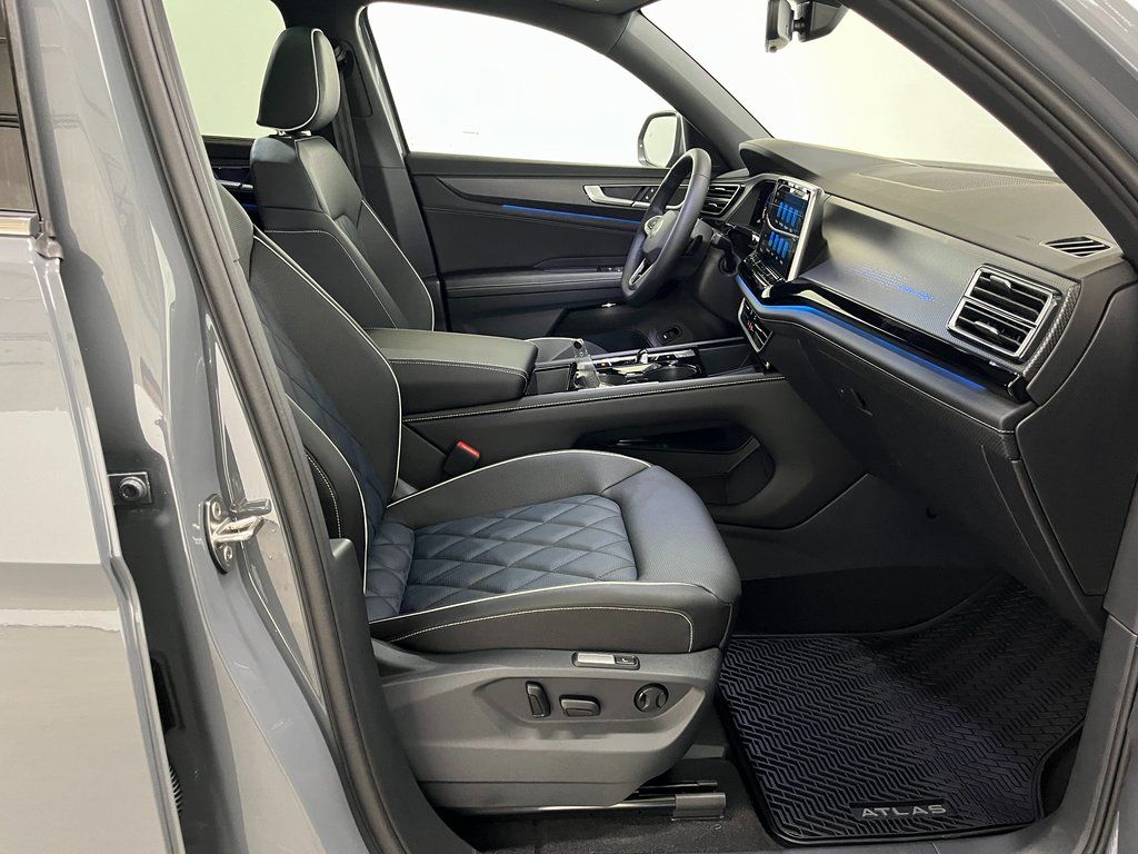 2026 Volkswagen Atlas Cross Sport SEL Premium R-LINE - Photo 14