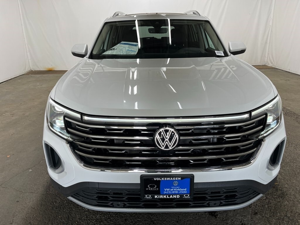 2025 Volkswagen Atlas SEL photo 2