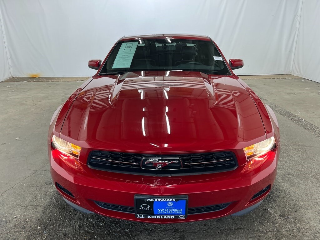 2012 Ford Mustang V6 Premium photo 2