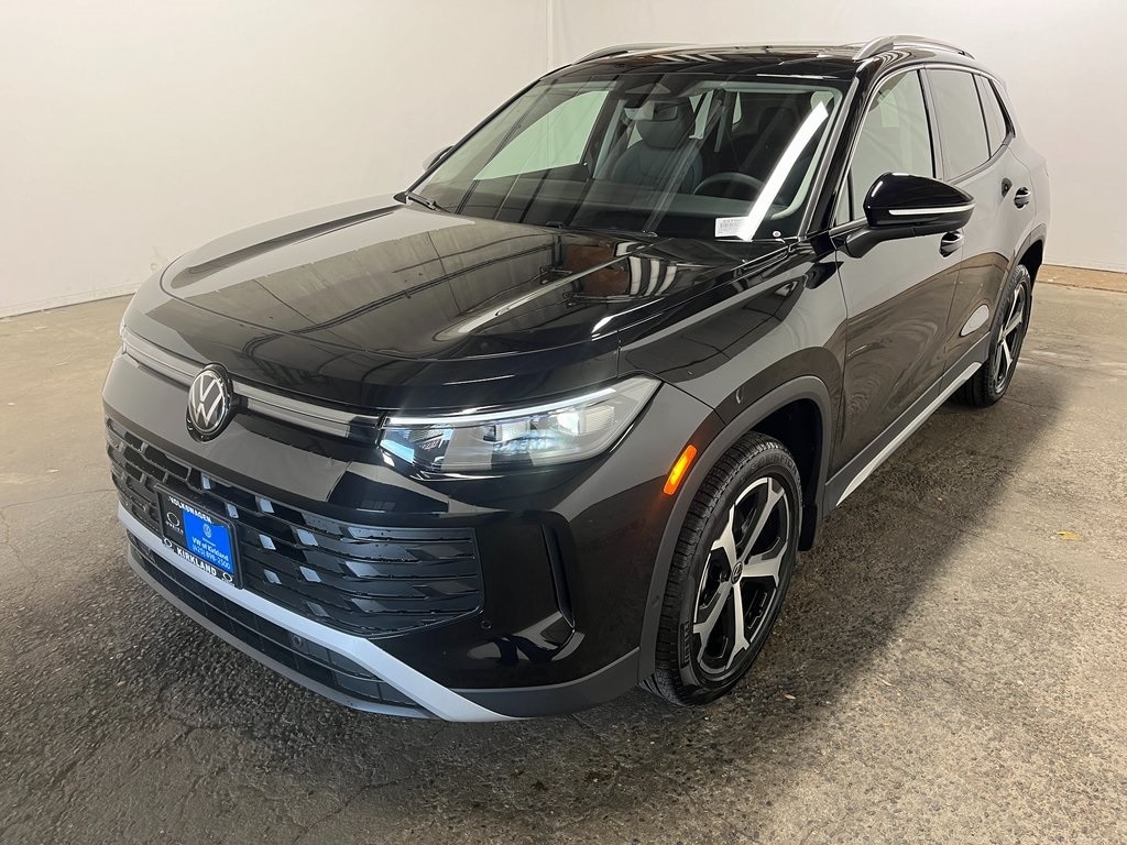 New 2025 Volkswagen Tiguan 2.0T SE SUV