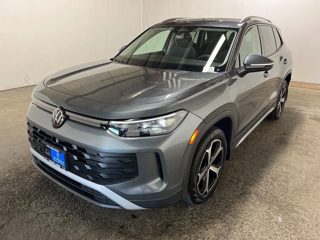 2025 Volkswagen Tiguan SE's photo