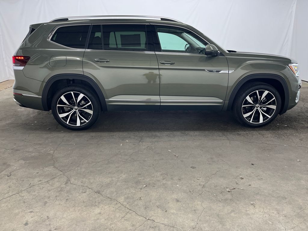 New 2026 Volkswagen Atlas 2.0T SEL Premium R-Line SUV