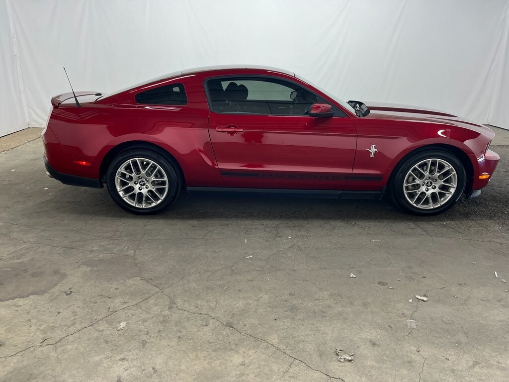 2012 Ford Mustang V6 Premium photo 4