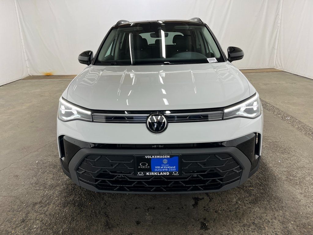 New 2026 Volkswagen Taos 1.5T SE Black SUV