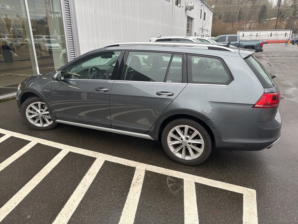 Used 2017 Volkswagen Golf Alltrack TSI SE Wagon
