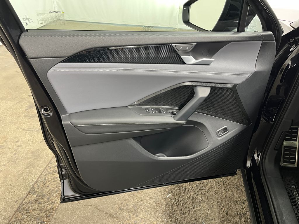2026 Volkswagen Tiguan SE R-LINE BLACK - Photo 19