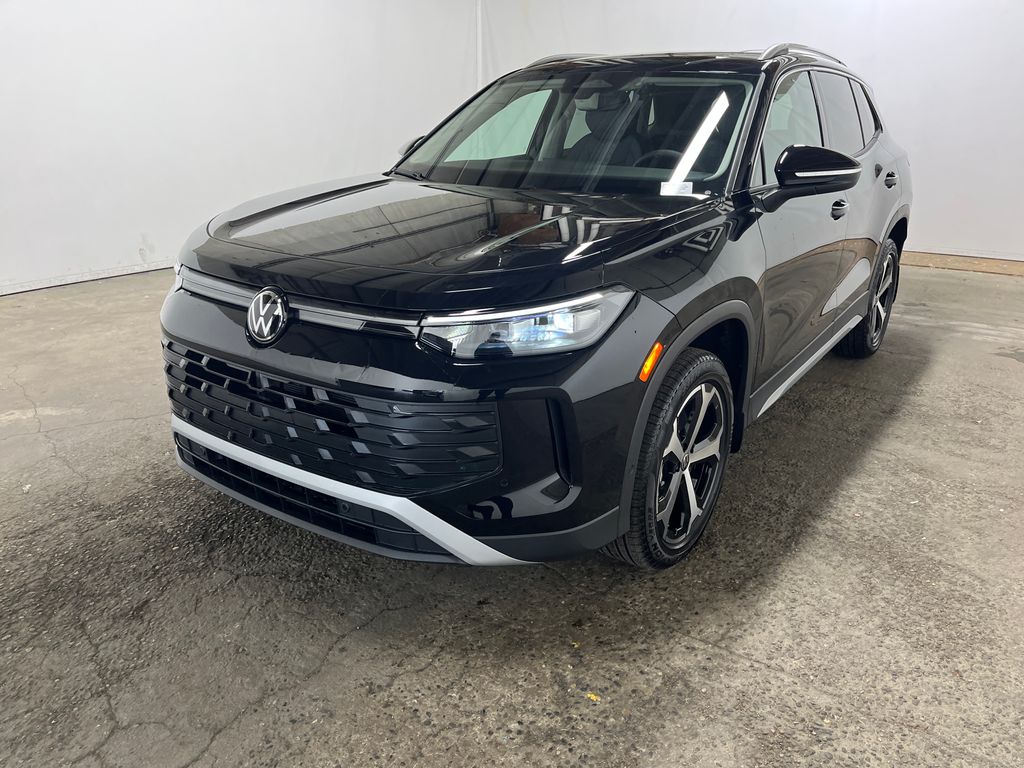 2026 Volkswagen Tiguan 2.0T SE 4Motion's photo