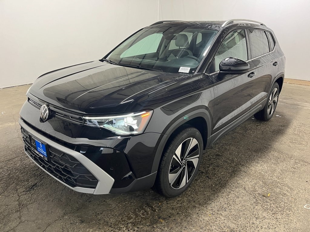 2025 Volkswagen Taos SE's photo