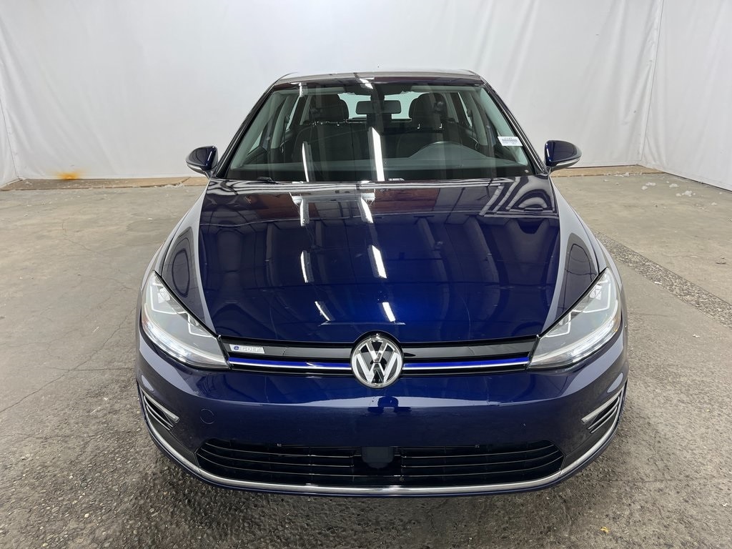 Certified 2019 Volkswagen e-Golf e-Golf SE with VIN WVWKR7AU7KW916618 for sale in Kirkland, WA