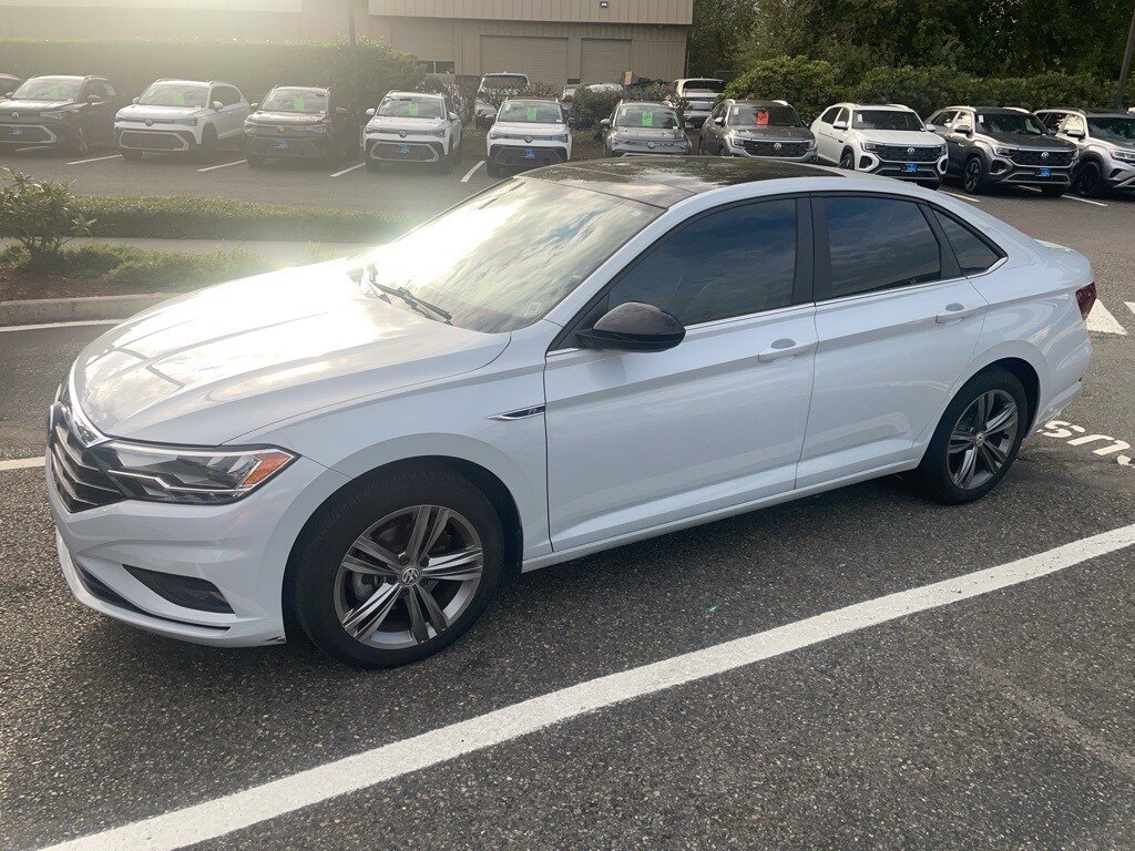 2019 Volkswagen Jetta R-Line photo 2