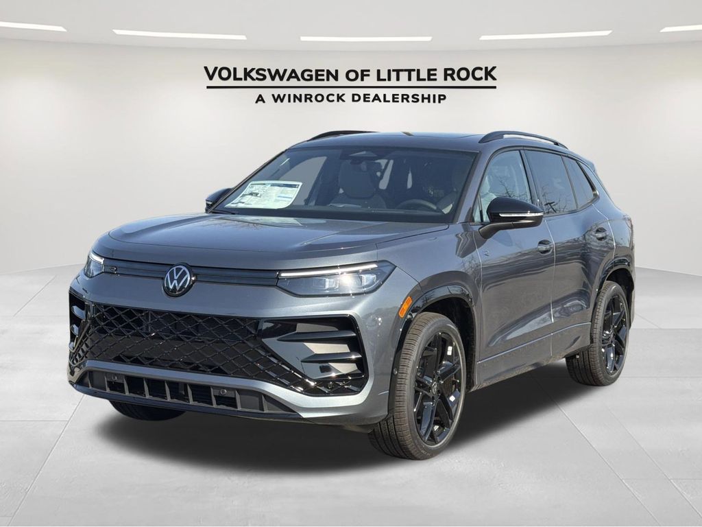 2026 Volkswagen Tiguan 2.0T SE R-Line Black's photo