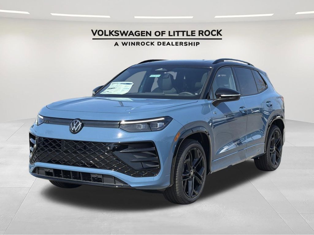 2026 Volkswagen Tiguan 2.0T SE R-Line Black's photo