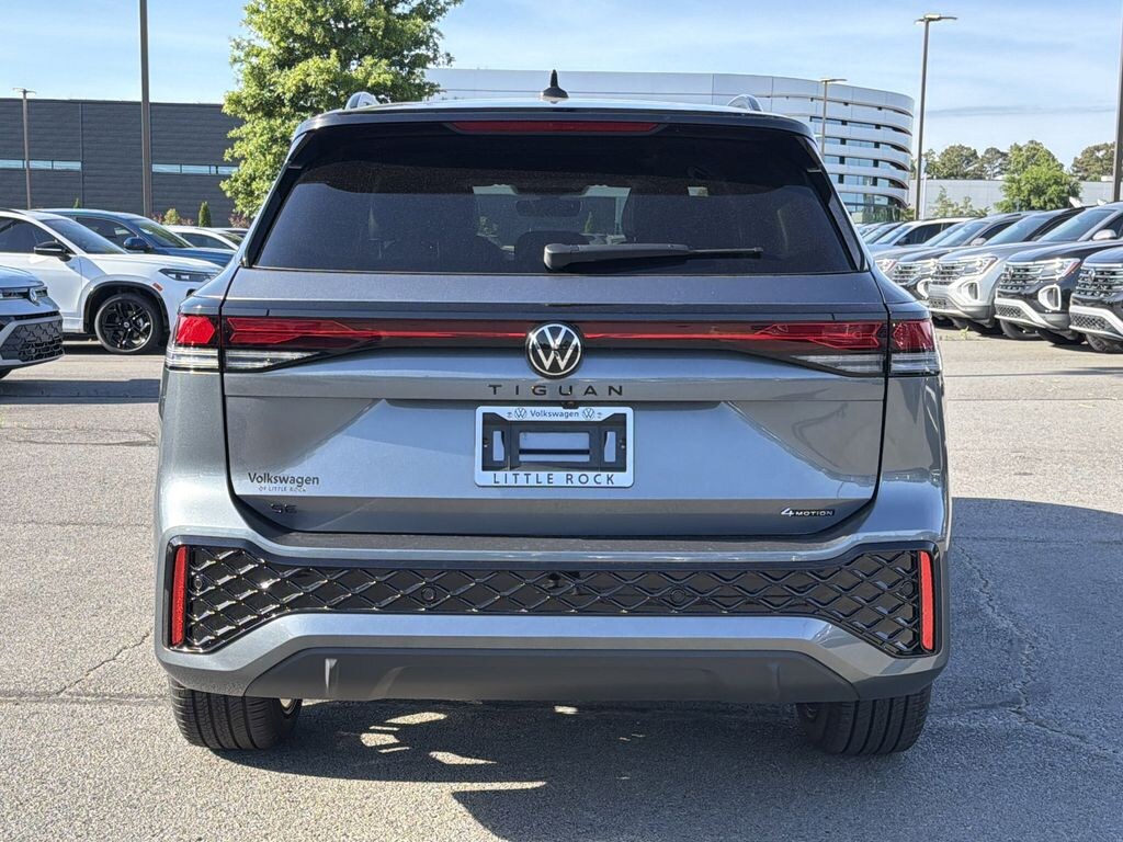 New 2026 Volkswagen Tiguan 2.0T SE R-Line Black SUV