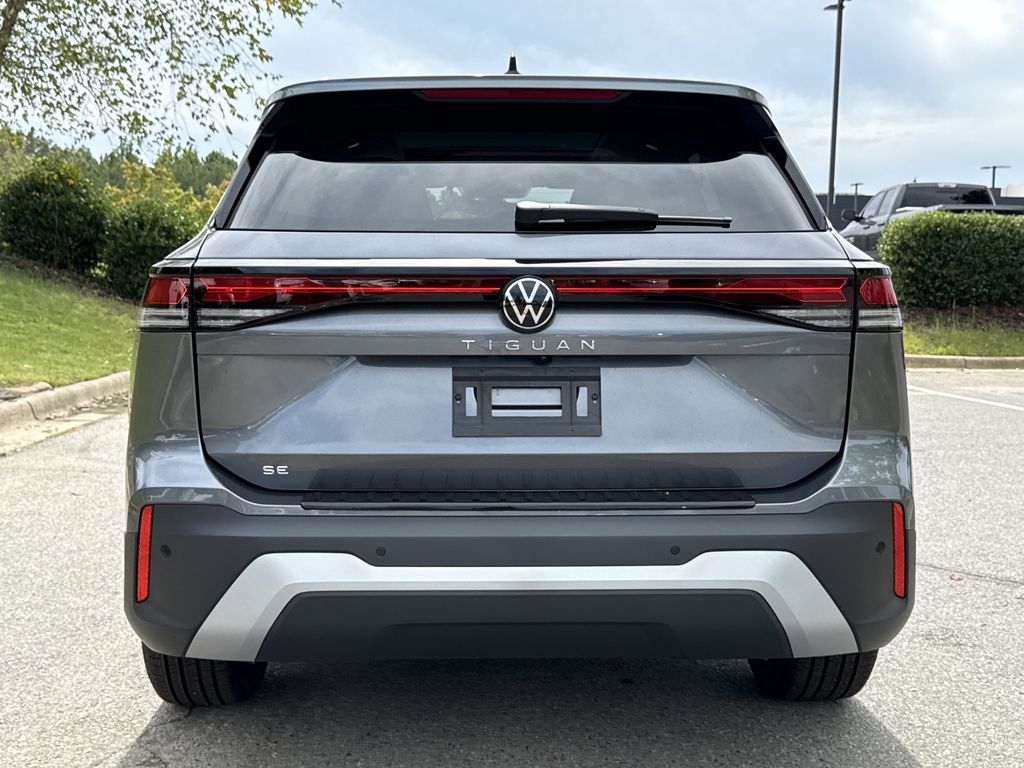 2025 Volkswagen Tiguan SE photo 4