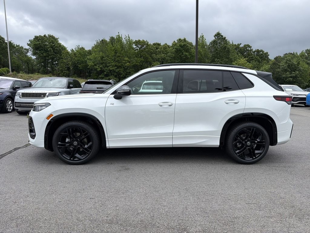 New 2026 Volkswagen Tiguan 2.0T SE R-Line Black SUV