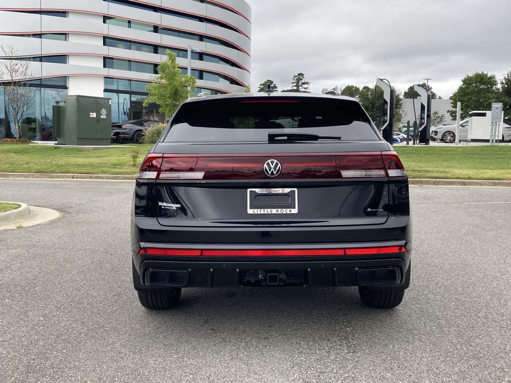 2026 Volkswagen Atlas Cross Sport SEL R-Line photo 4