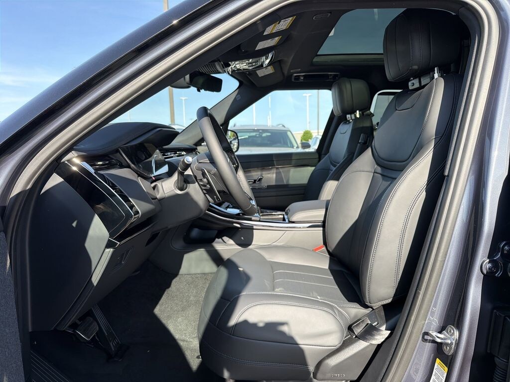 New 2026 Land Rover Range Rover Sport Dynamic SE SUV