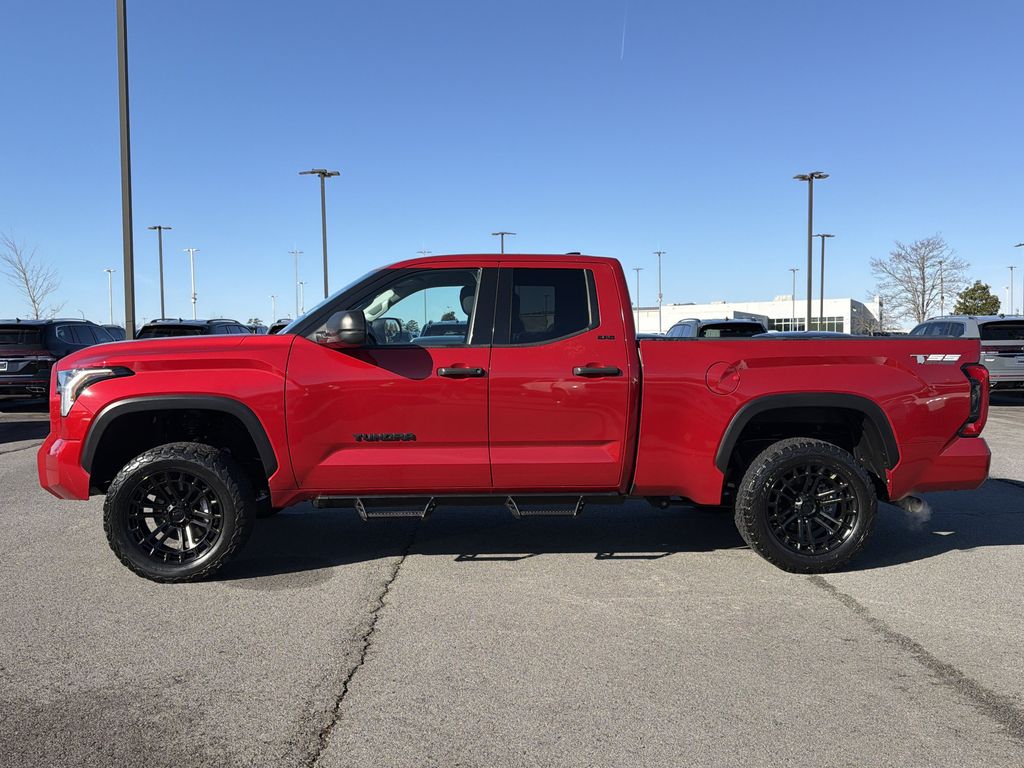 Used 2022 Toyota Tundra SR5 with VIN 5TFLA5DAXNX021625 for sale in Little Rock