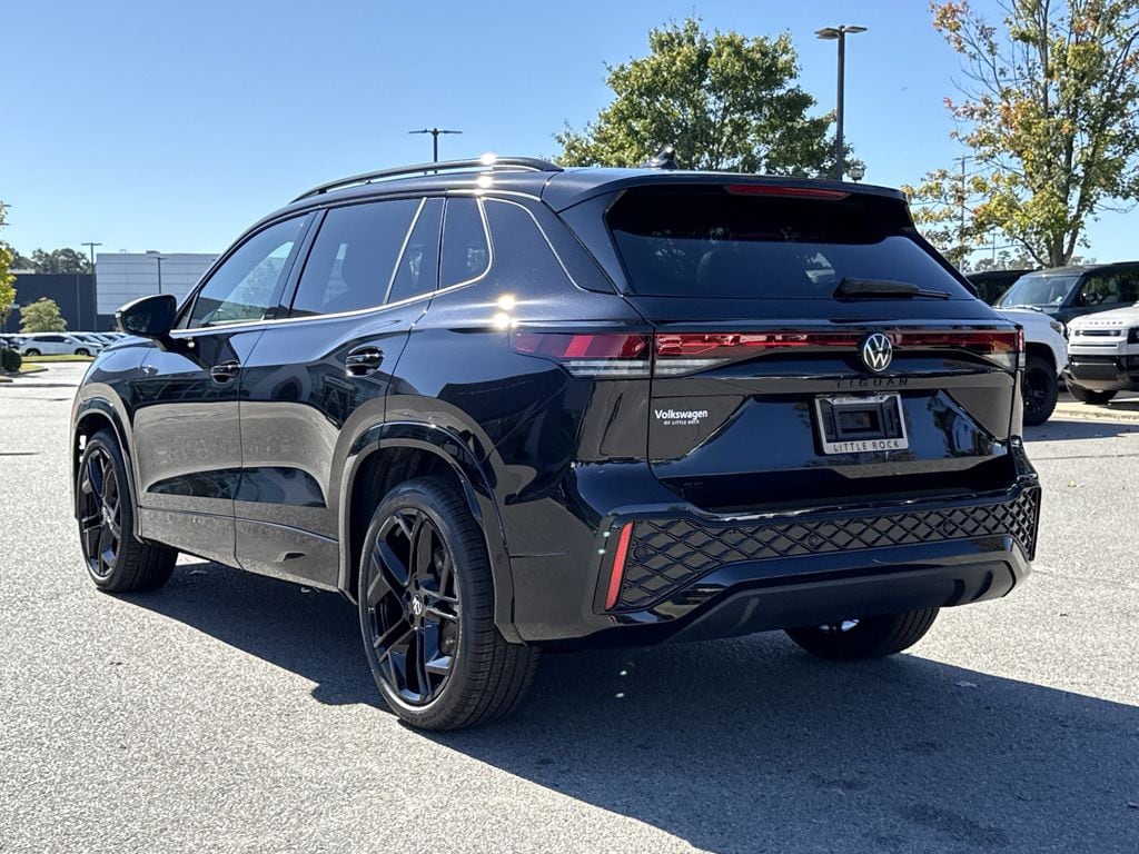 New 2026 Volkswagen Tiguan 2.0T SE R-Line Black SUV