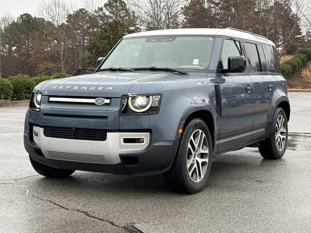 2024 Land Rover Defender S's photo