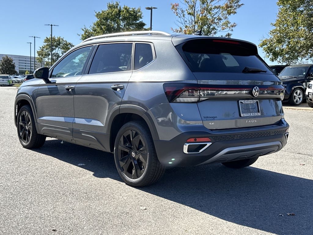 New 2025 Volkswagen Taos 1.5T SE SUV