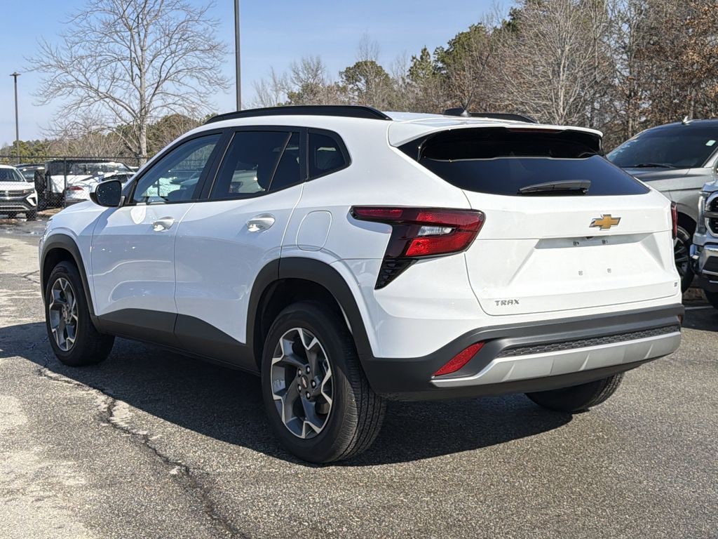 Used 2025 Chevrolet Trax LT SUV