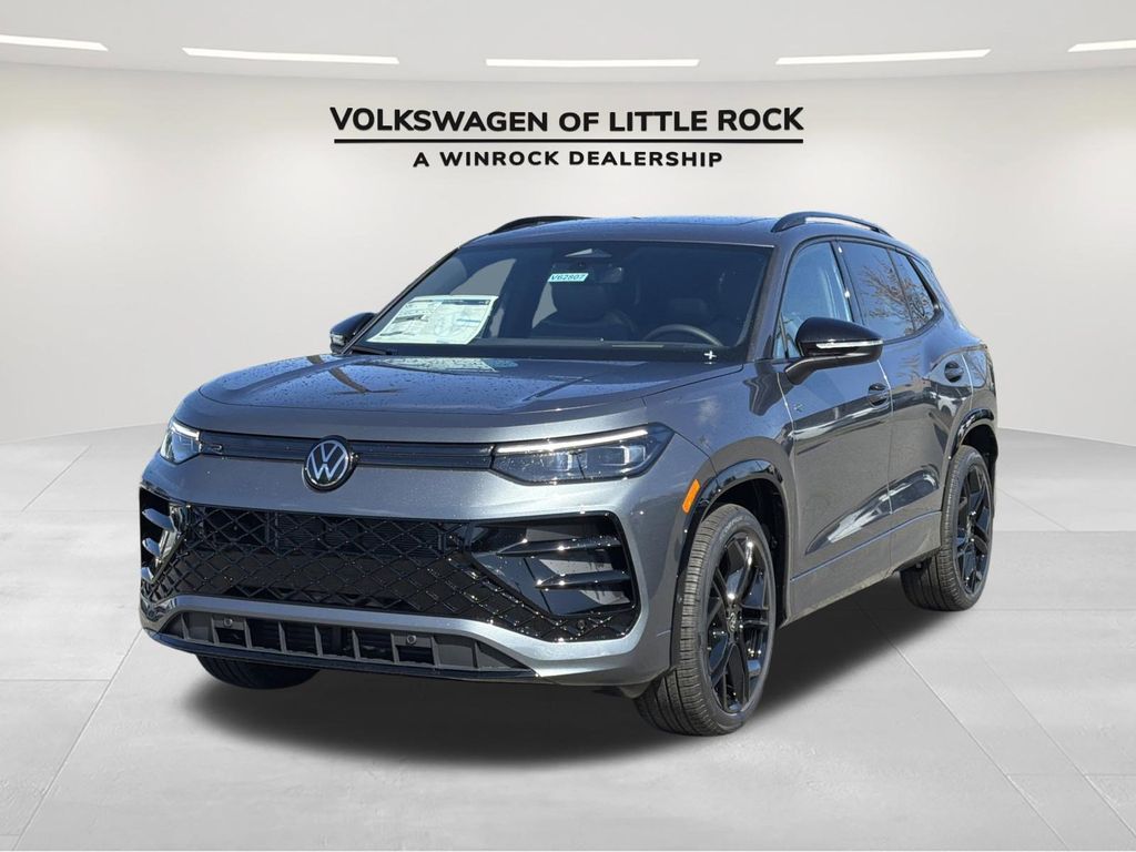 2026 Volkswagen Tiguan 2.0T SE R-Line Black's photo