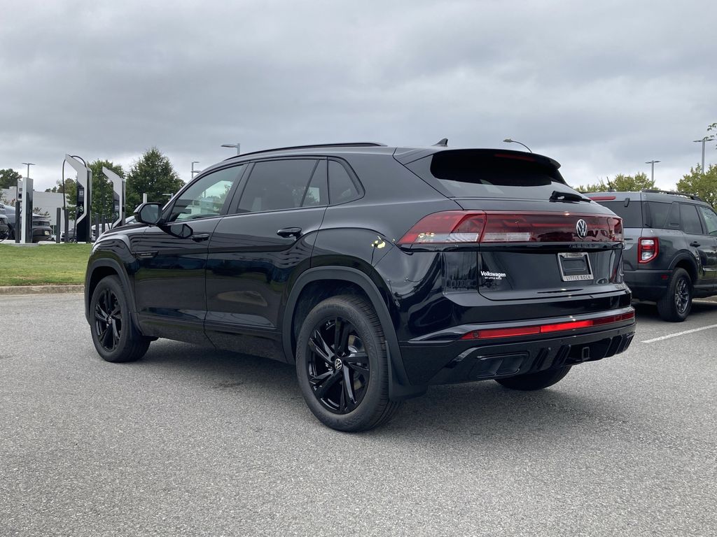 2026 Volkswagen Atlas Cross Sport SEL R-Line photo 3