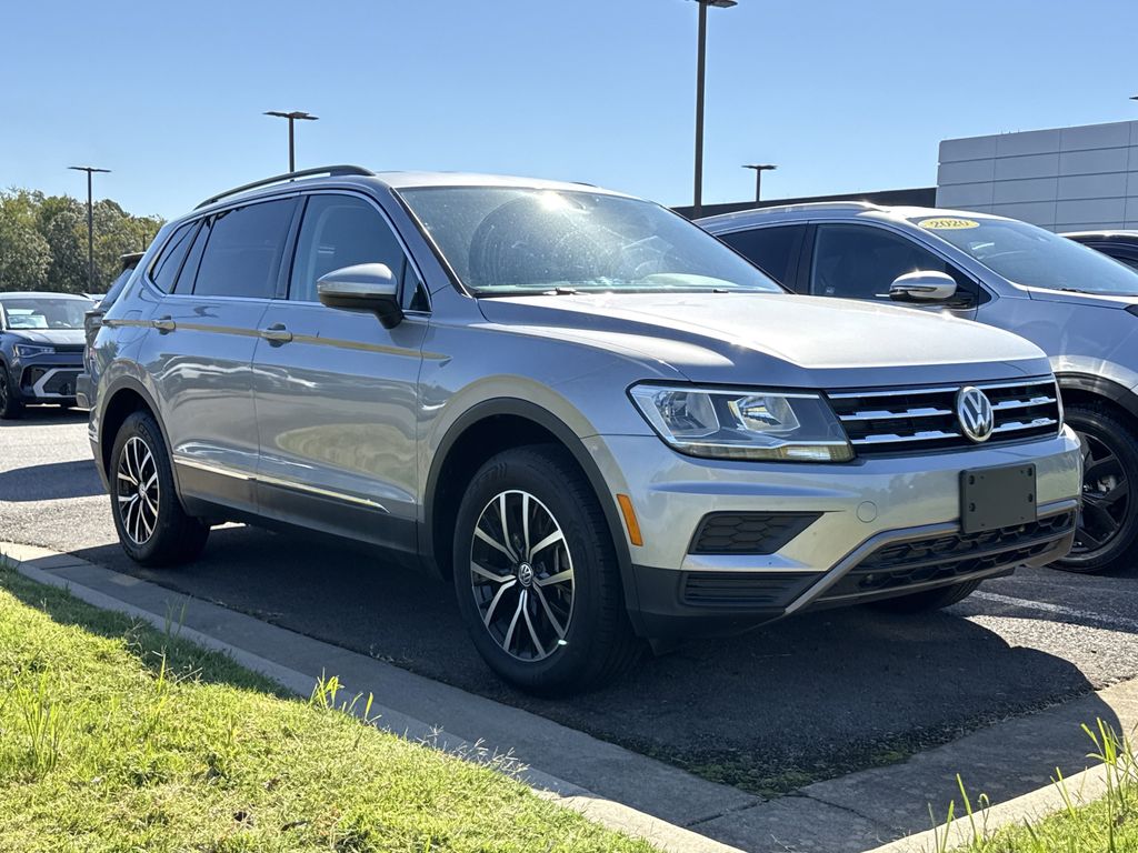 2021 Volkswagen Tiguan SE photo 3