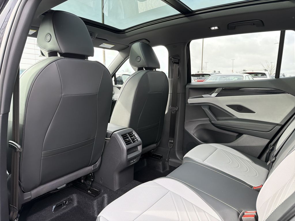 2026 Volkswagen Tiguan SE R-LINE BLACK - Photo 13