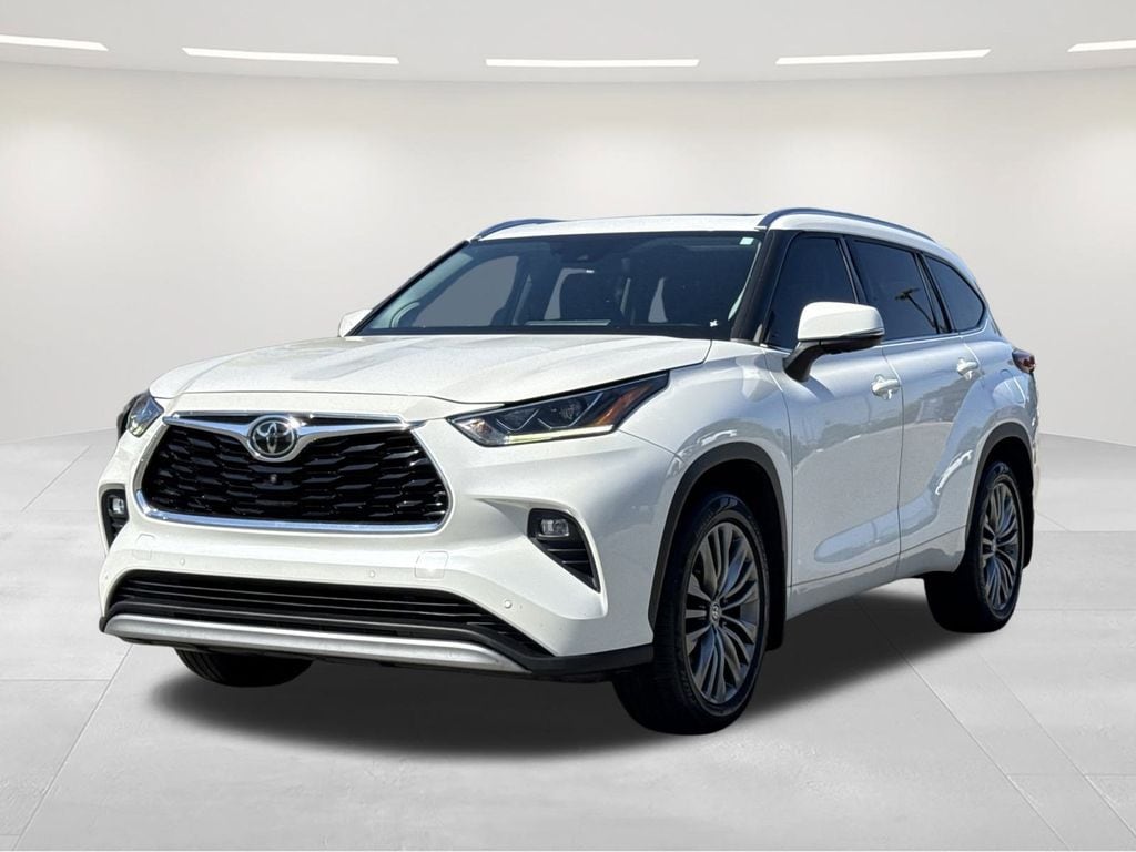 2021 Toyota Highlander Platinum's photo